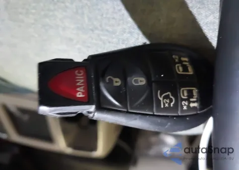 2015 Chrysler Town & Country Touring из США, поврежденный, VIN 2C4RC1BGXFR716014